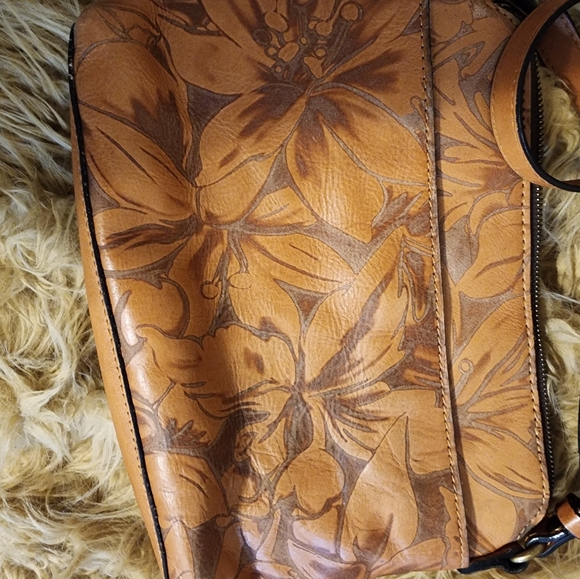Patricia Nash leather floral tooled embossed crossbow bag - Picture 4 of 5